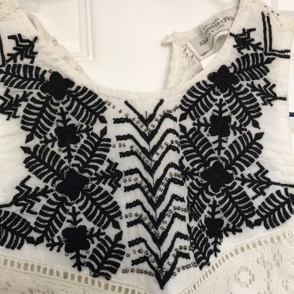 A&F Crop tassel festival top - Picture 4 of 7